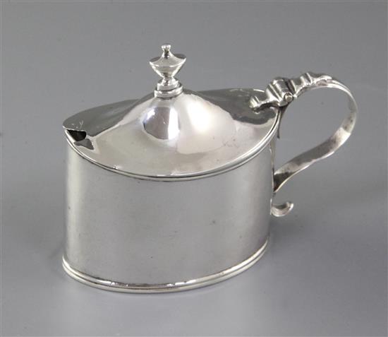 A George III silver mustard pot, by William Abdy, Length, 108mm, weight, 2.8oz/90grms